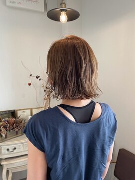 ロッカ(ROCCA) 束感くびれショートボブ