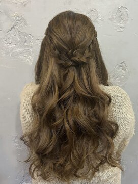 エフェ(effet) ふわふわ編み込みハーフアップ