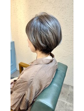 白髪ぼかしハイライト/ショートカット/40代50代/【西長堀駅】