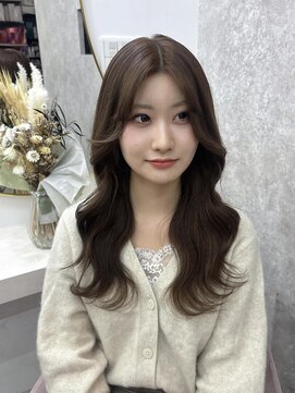 ラビス(Lovis) 黒髪カタログ/ボブルフ/ネビージュ/小顔に見せるヘア/ワンレン