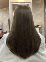 ハコ(H.A.Co) 明るめのオリーブグレーです。