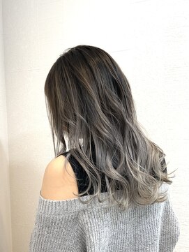 ファヴォリヘアー(favori hair) バレイヤージュstyle/ホワイトグレー