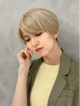 メモリー バイ インフィニティ(Memory by Infinity) 【簡単スタイリング】大人可愛いハイトーンショート