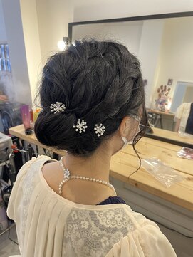 ヘッズ(HEADZ) シニヨンアップ