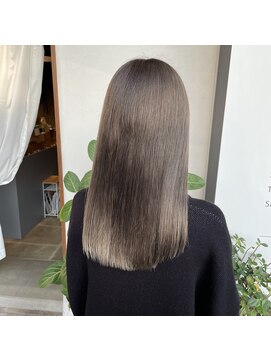 ジリッタ(JILI.TA) 【JILI.TA 京都】20代30代40代“透明感グ レージュ”