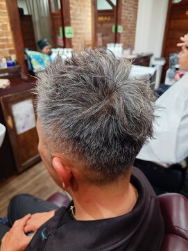 ラボーテイサミヘアーイースト(La.beaut'e ISAMI HAIR EAST) ダークアッシュカルマパーマベリーショート〈理容室〉東浦和