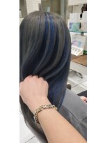 アルバ 津城山店 グレー×ブルー