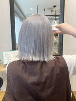 エミス バイ メルト 吉祥寺(emis by melt)&nbsp;小野/ケアブリーチケアカラーホワイトシルバーボブ吉祥寺