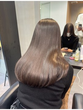 アム 表参道(am) 小顔薄めバンググレージュレイヤーロング前髪パーマ黒髪