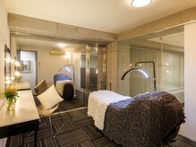 2階ではまつ毛パーマなどのアイメニューの施術も可能♪