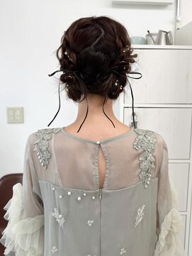 ルーナ(Luna) ミディアムレイヤーさんのツインお団子ヘア