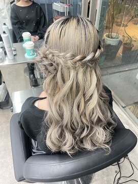 くるみちゃんヘア/サイドシニヨン