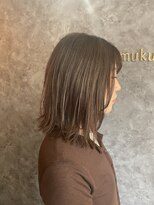 ムク(muku.) ナチュラルベージュの外はねボブ