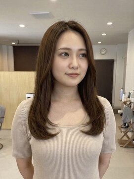 チオ(Chio) 【富山】大人上品なセンターパートの艶セミロング