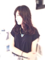 ショア(shore)&nbsp;浜辺で映えるセミロング