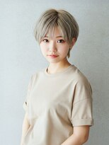 レガーミ(Legami) 個性的でオシャレなグレージュショート