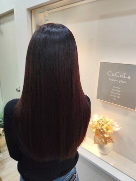 ツヤ感バツグンレッドカラー