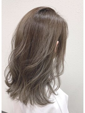 エレン バイ アルティナ(Ellen by artina) 外ハネセミディ×ヌーディーグレーEllen新宿】