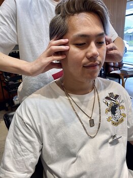 メンズサロンアカリ(Men's salon acali)の写真/仕事の疲れも癒すヘッドスパが人気！洗練された店内で癒されて...★cutだけじゃない癒しのメンズサロン◇