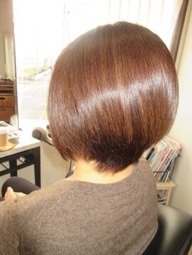 コアフィールフィス(COIFFURE fils) 【M3D見附今町】ミセスボブ