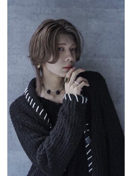 シン(syn) ニュアンス マッシュウルフ ミルクティー