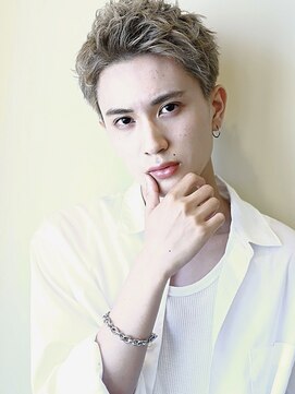 セシルヘアー(CECIL hair) ホワイトゴールド ハイトーンアッシュ メンズカット 下北沢