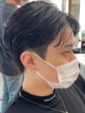 フィフス 原宿(fifth) 【大人ニュアンスパーマ、大人メンズ前下がりセンターパート】