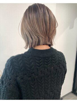 リリ バイ クローバー(lili by CLOVER) ボブパーマ/ハイトーンカラー/グレーベージュ