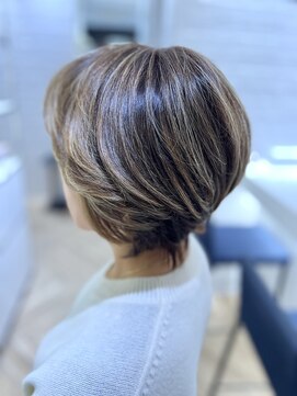 ステア ケース(stair case) リタッチとローライトでメリハリメンテナンス　脱白髪ぼかし