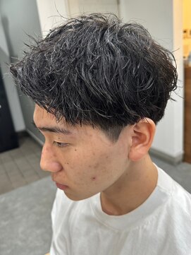 フゥ 宇都宮(FeU) 栃木メンズ波巻きスパイラルパーマシャドウパーマツイストパーマ