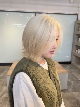 リトバイプティパ(Lit by petit-pas) ホワイトブロンド/ハイトーン/ダブルカラー