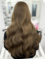 アマトウキョウスマートサロン(AMA TOKYO×Smart Salon)&nbsp;サンドベージュ　ブリーチ　レイヤーカット　海外風