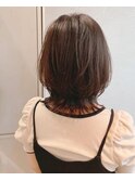 くびれミディアムヘア