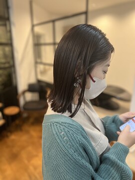 モユ(moyu) ぷつっと切りっぱなしボブ