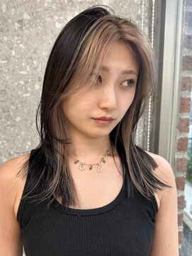 サンク 原宿 表参道(cinq) インナーカラーベージュ前髪インナーカラーイヤリングカラー原宿