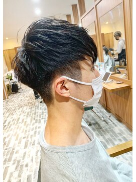 リビング(LiVing) 2ブロック襟足刈り上げショート