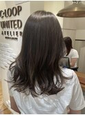 くびれミディアムレイヤー×グレージュ