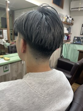 リア(Riah) メンズショート×ブリーチオンカラー