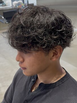 レタッチ バイ フィフス 天神大名(RETOUCH by fifth) 福岡天神ゆるめシャドウパーマメンズマッシュウルフカット緩め