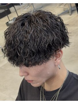 縦落ちパーマ横田ラウンドマッシュシャドウ