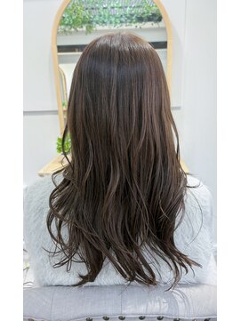 オリーブグレージュ