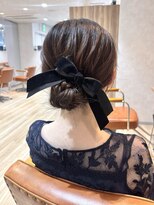 リアン 綱島(Lien) 低め編みシニヨン/結婚式参列/ヘアセット/アップヘア