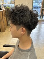 リット(lit.)&nbsp;MEN’S HAIR/サーフカール/刈り上げセンターパート/守谷
