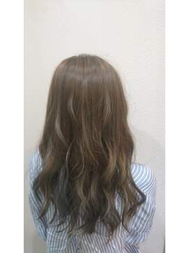 デドゥ 小幡店(deDeux) ミントグレージュ