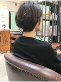 ネイビーカラー前髪長めワンサイドショート前下がり耳かけ