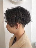 前下がりセンターパートツーブロックツイストスパイラルパーマ