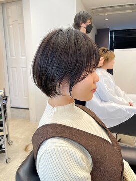 イヴォークトーキョーオーサカ(EVOKE TOKYO osaka) 丸み可愛い カコバング 小顔 似合わせショート パーソナルカラー