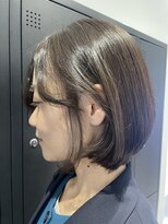 カルゥグラッシー(KALOU glassi)&nbsp;［似合わせカット］ナチュラルボブ × アッシュカラー