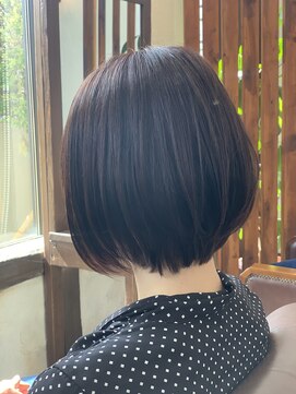マリポサ(Mariposa) 丸みショートボブ