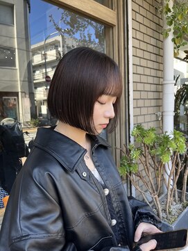 310 プツッと切りっぱなし丸みボブ